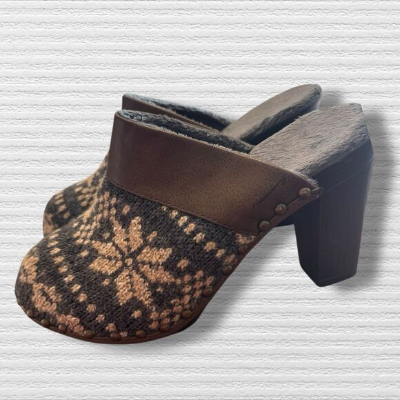 Muk Luks Knit Clog Heels Size 9 Brown Tan Fair Isle Sweater Slip On Boho Cozy - Picture 1 of 8